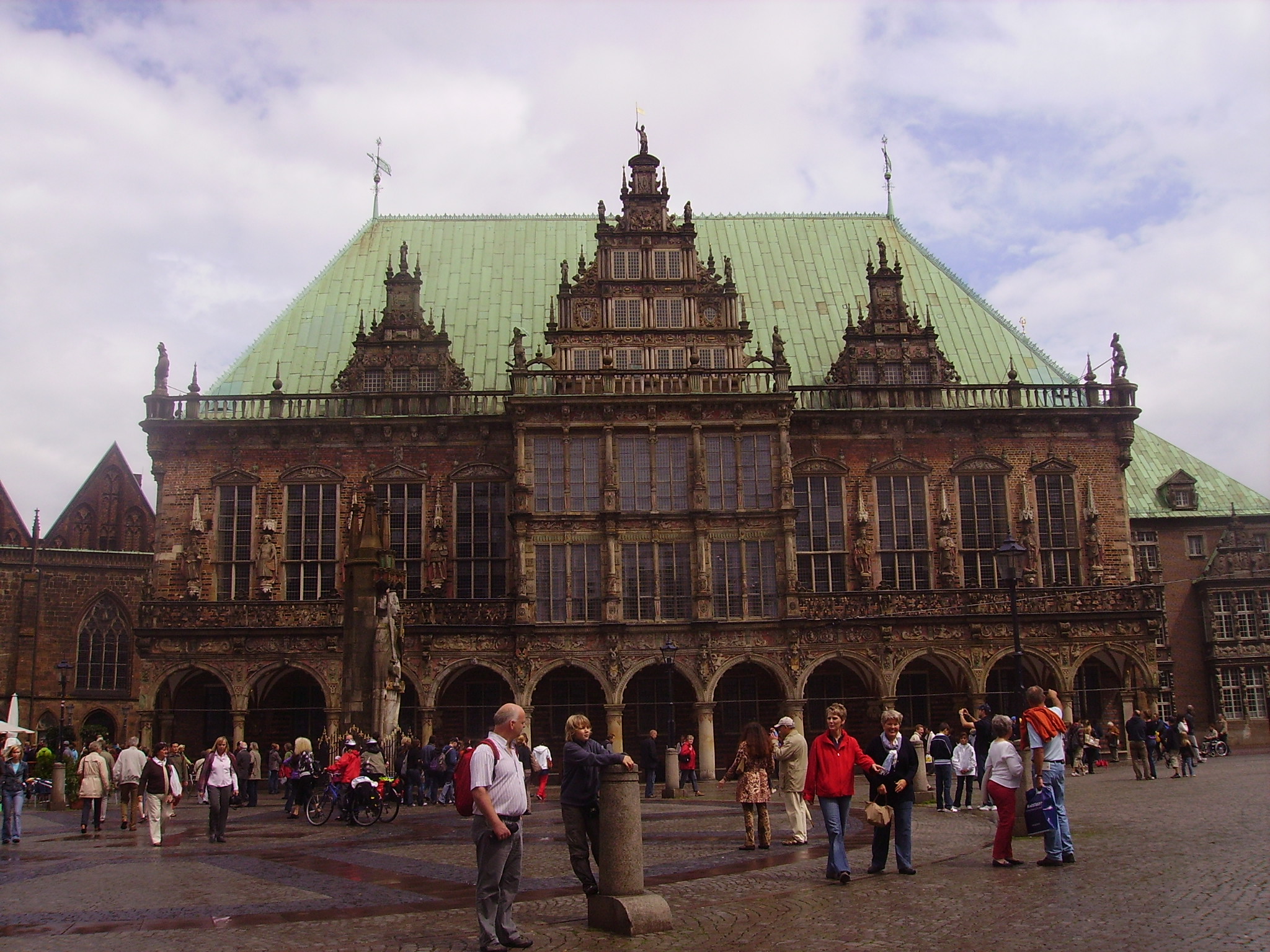 Bremer Rathaus am Marktplatz mit Roland